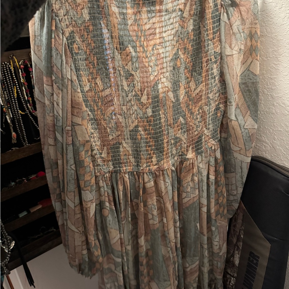 Elegant Patterned Midi Dress
